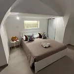 Appartamento Palazzo Dei Duchi D'amico - -tralevolte Del '700 *