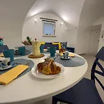 Palazzo Dei Duchi D'amico - -tralevolte Del '700 Appartamento