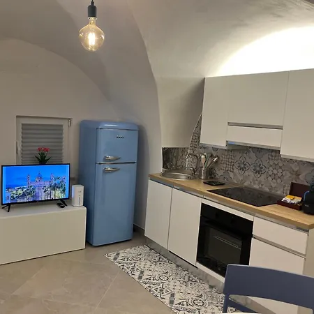 Palazzo Dei Duchi D'Amico - Apartment -