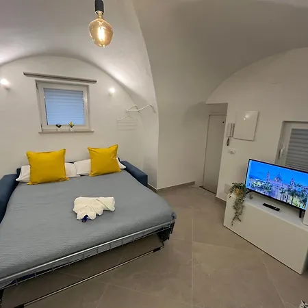 Palazzo Dei Duchi D'Amico - Apartment -